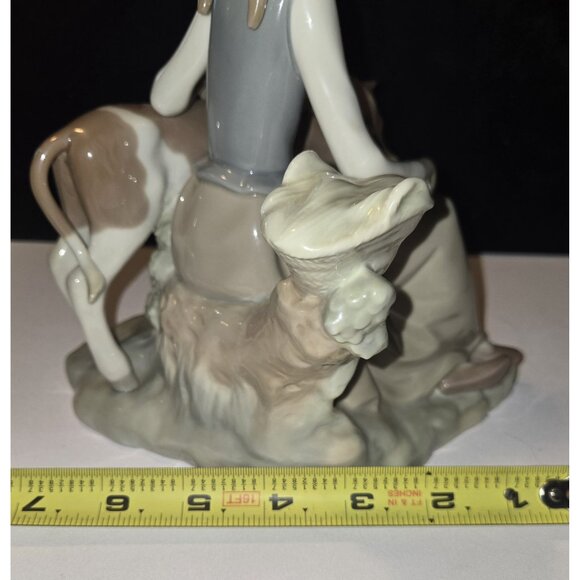 Lladro Girl with Calf, Cow 4813 Retired Rare vintage 8" - Picture 8 of 8